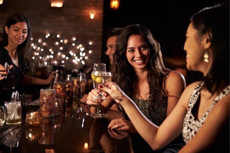 Why Public Bar Is the Best Place To Spend Time With Your Friends?