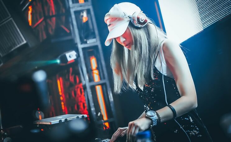 All-in-one Versus Modular DJ Rigs: A comparison