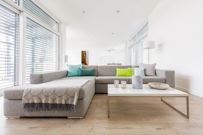 Add a Beautiful Dressing to the Windows With Venetian Blinds