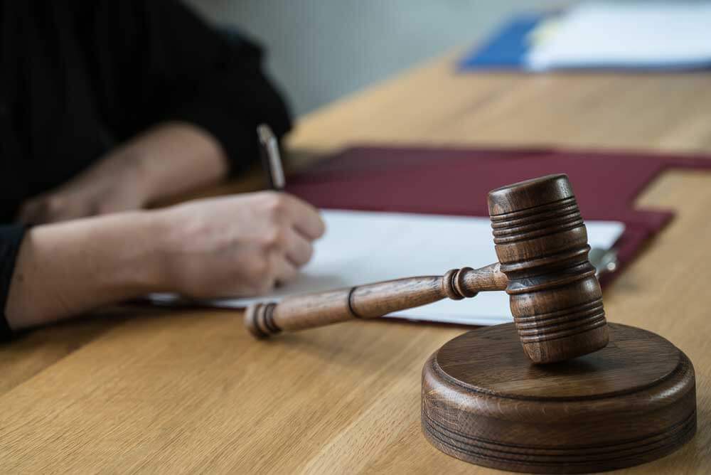 What to Do If There Is a Warrant for Your Arrest?